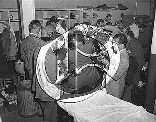 Vic Raschi in lockerroom52N0044